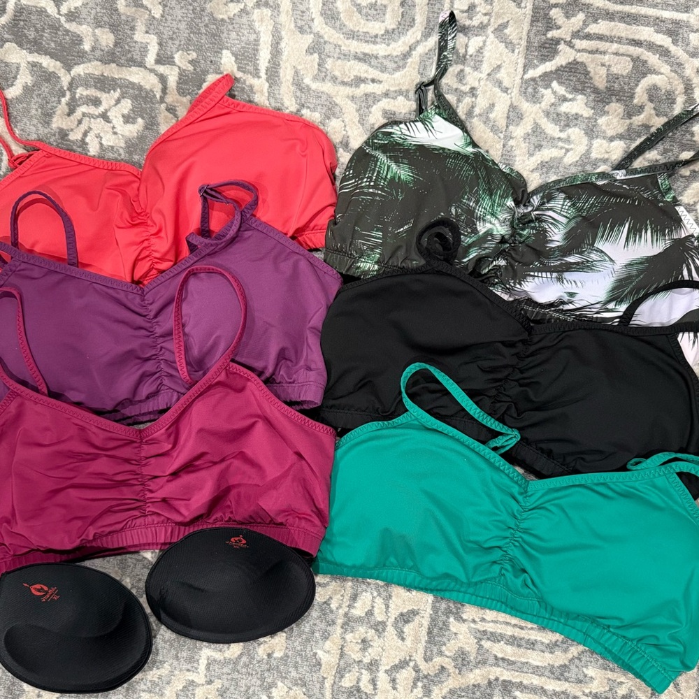 EUC (6) Handful Adjustable Bras, XL